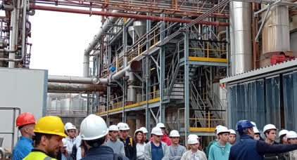 Students Get Hands-On Experience with Industry Experts